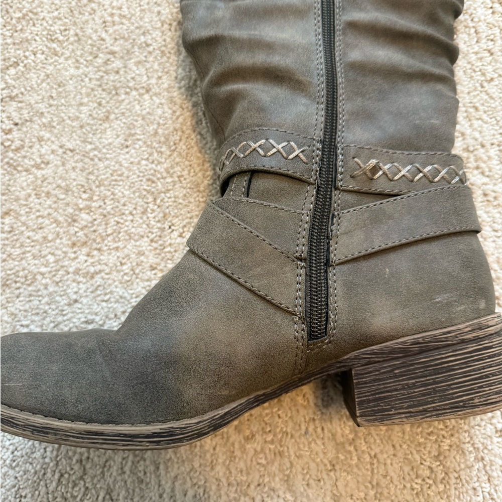 Rampage Western Women’s Mid Calf Gray Zip Up Distressed Boots Women’s 7.5M M - Picture 4 of 16